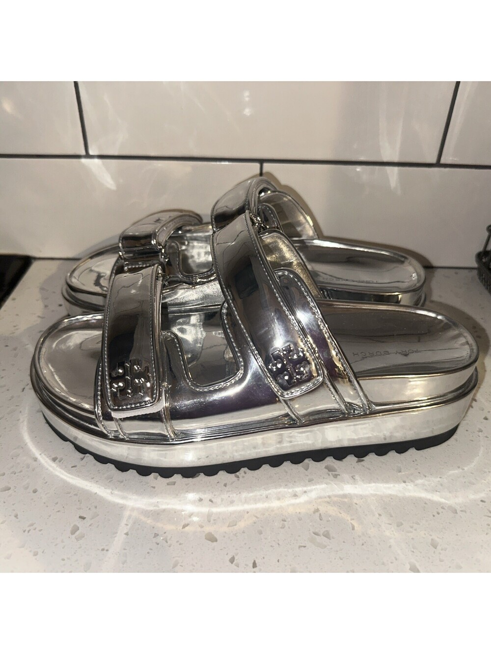 Tory Burch Kira Sport Mirrored Metallic Slides Argento 9M Used Excellent